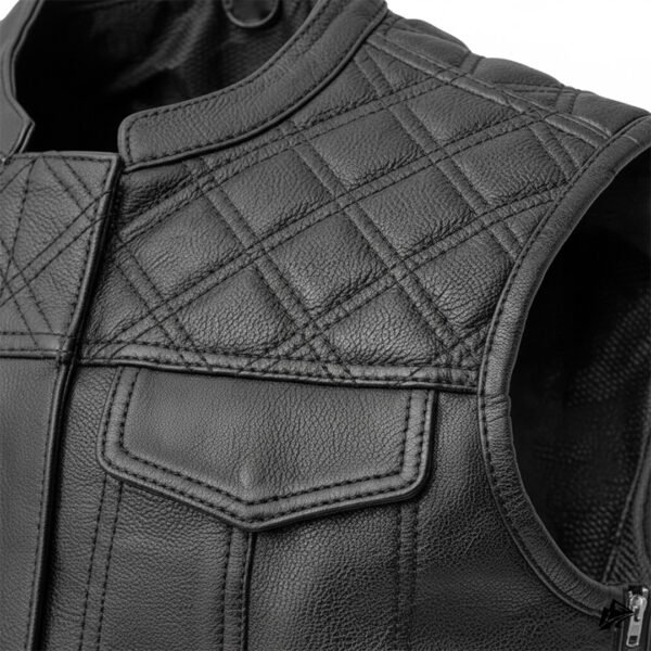 Black Quilted Yoke Side Zip Motorcycle Vest, closure